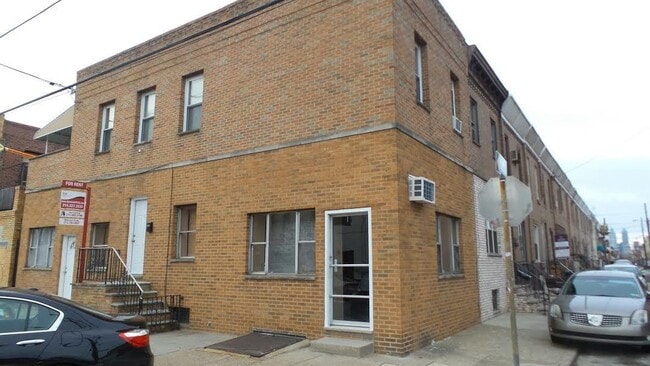 Photo - 2550 S Bancroft St Apartment Unit 2nd Flr