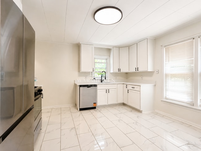 Photo - 129 Idlewild St