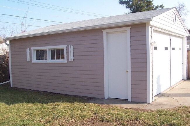 Photo - 21536 Panama St