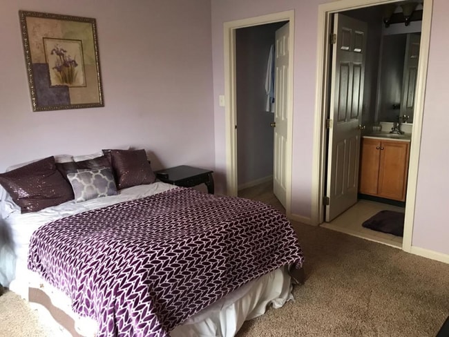 Photo - 43694 Lucketts Bridge Cir