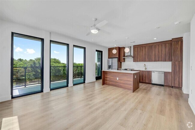Building Photo - 1701 Simond Ave Unit 228 Rental