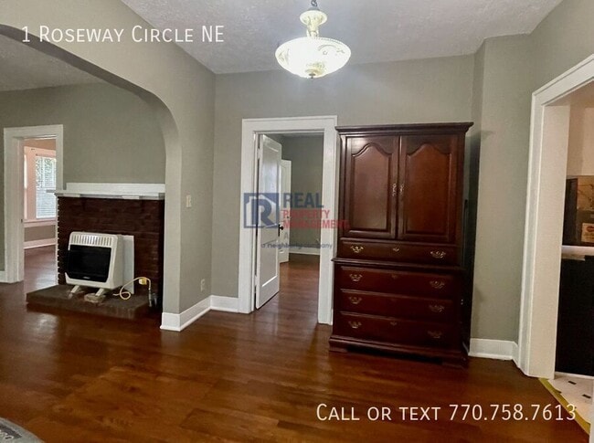 Photo - 1 Roseway Cir