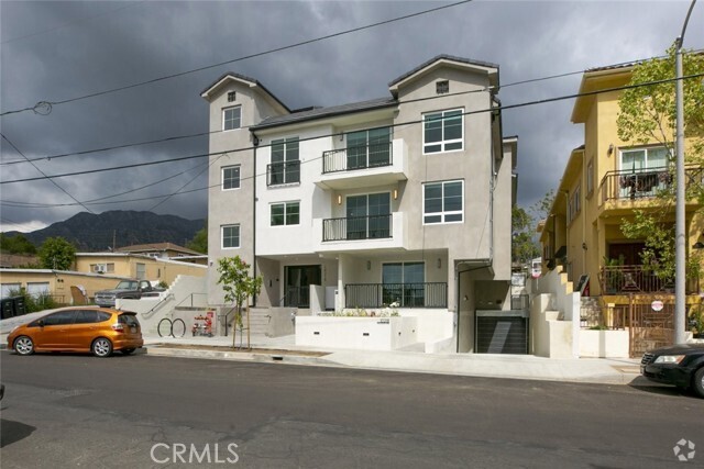 Building Photo - 10218 Fernglen Ave Unit 101 Rental