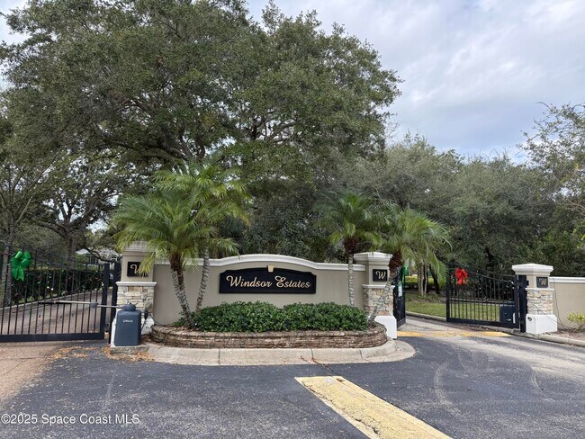 Photo - 5971 Newbury Cir