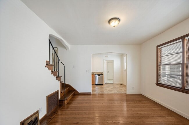 Building Photo - North Berkeley 2 Bedroom Rare Finds! Unit 2406 Rental
