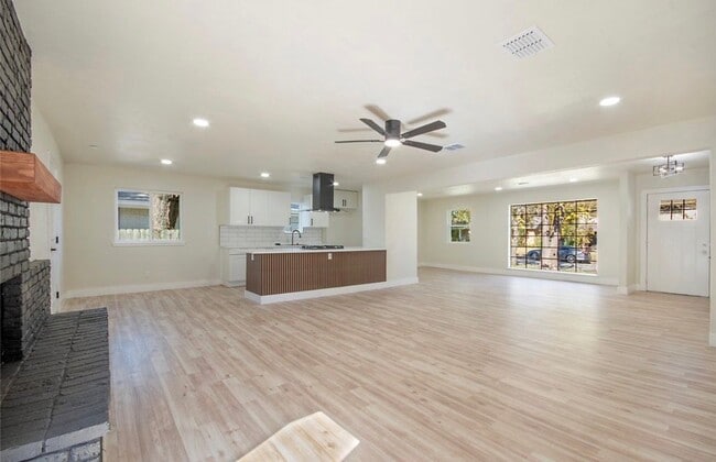 Photo - 1212 Willow Glen Dr