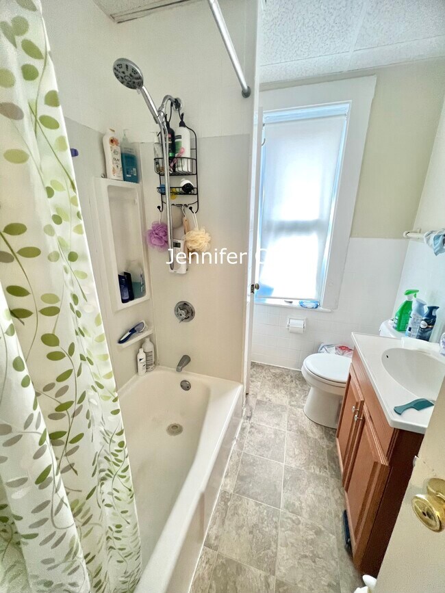 Photo - 2 Islington Ter Unit 2C