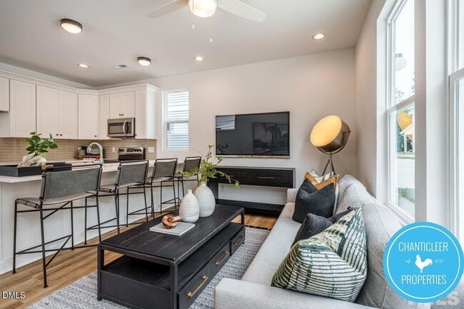 Photo - 318 Spring St