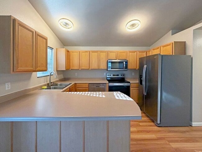 Photo - 573 Hanover St