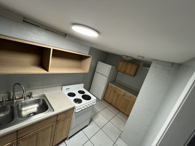 Photo - 615 Hillcrest St Unit B