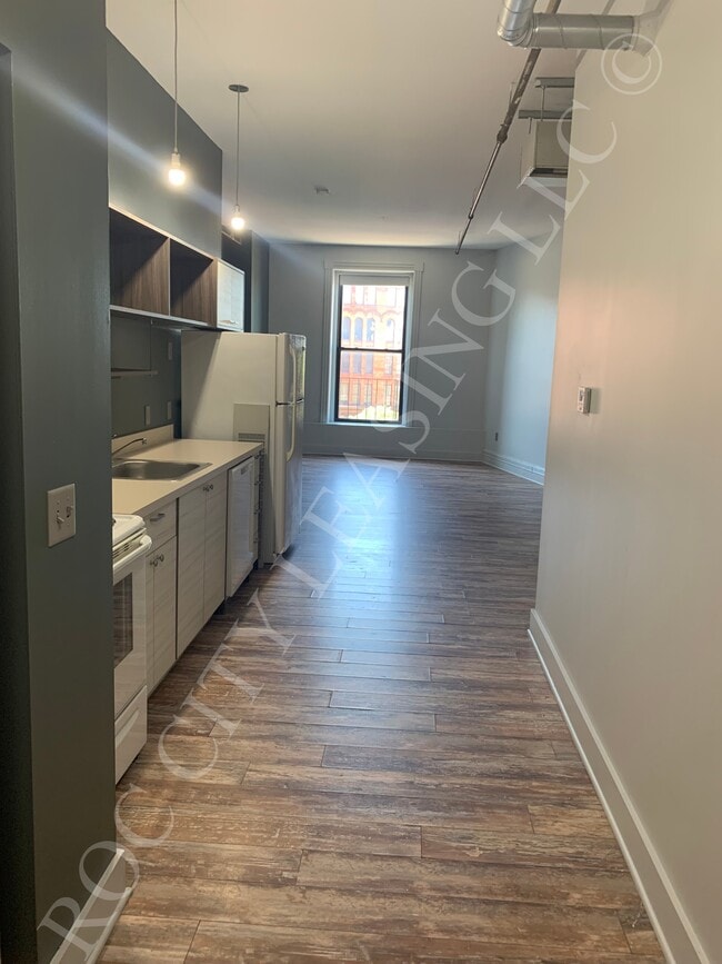 Building Photo - 155 St Paul St Unit 07 Series Rental
