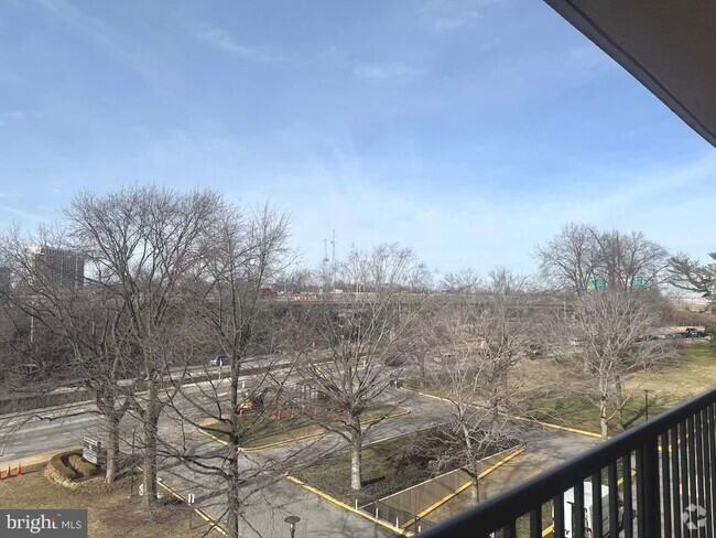 Building Photo - 1300 Army Navy Dr Rental