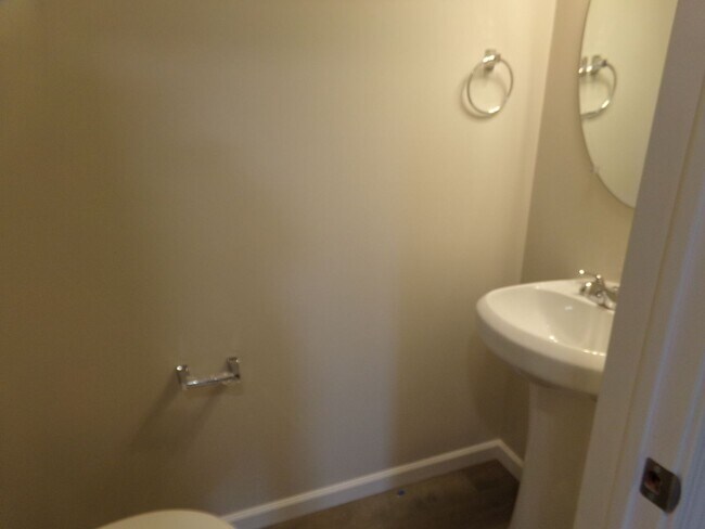 Photo - 3 bedroom, 2.5 Bathroom Townhouse in Gray's Pointe Neighborhood