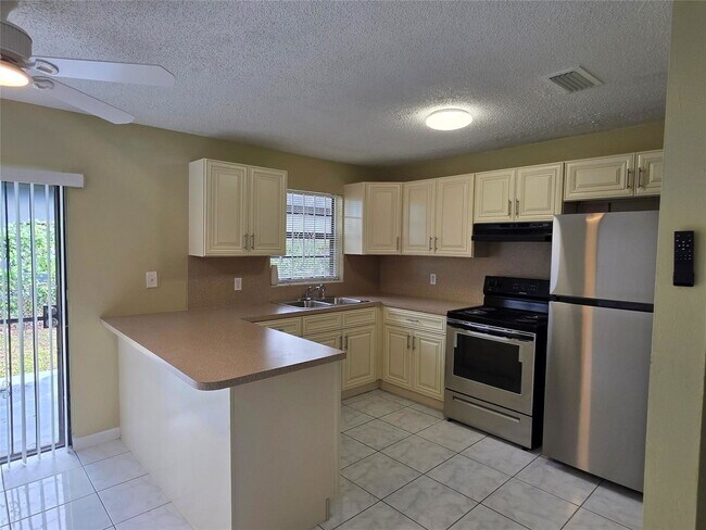 Photo - 309 NE 169th St