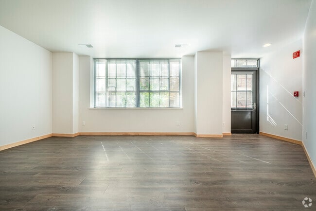 1BR, 1BA - 725SF - Living Room