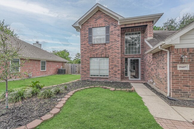 Photo - 19407 Scarlet Cove Dr