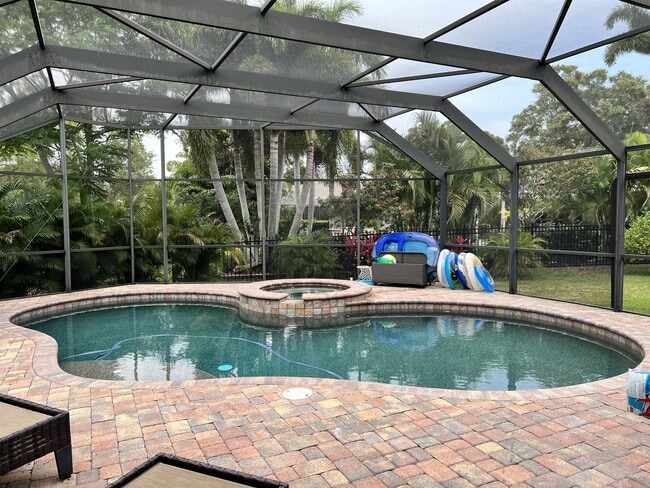 1452 Mallard Pl