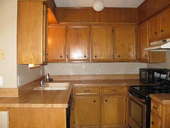 Photo - 2704 Avenue V