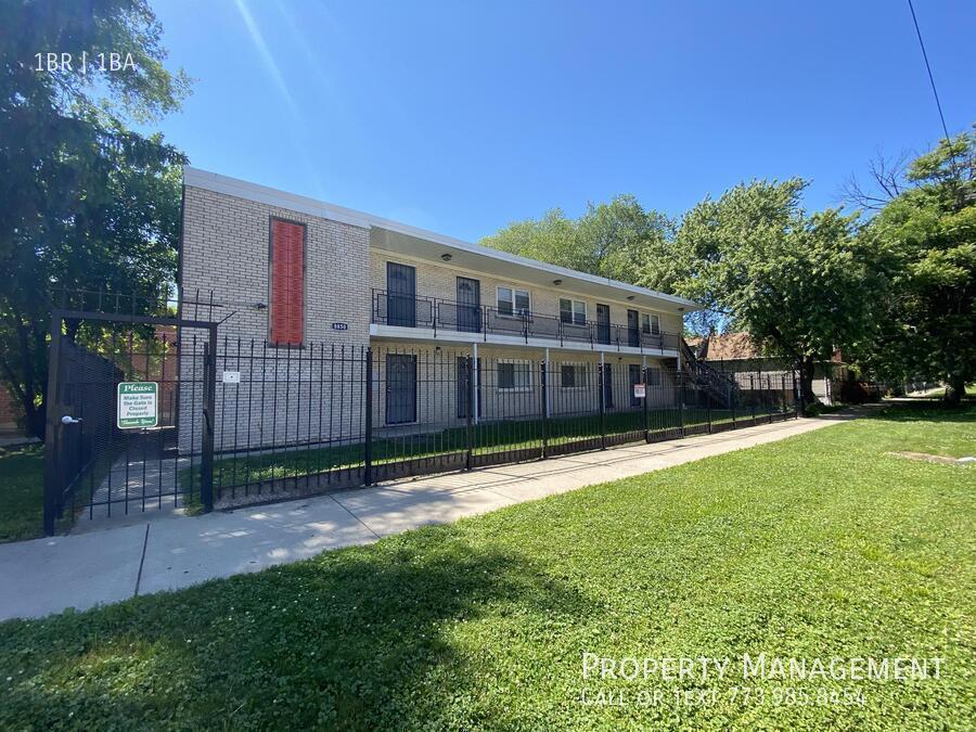 Photo - 8850 S Saginaw Ave Unidad 8