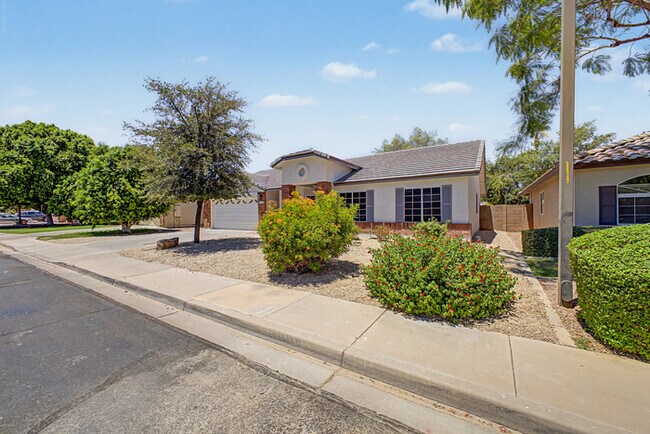 Photo - 2866 E Toledo Ct