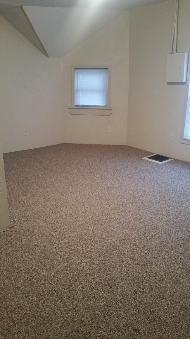 Photo - 824 Davis Ave
