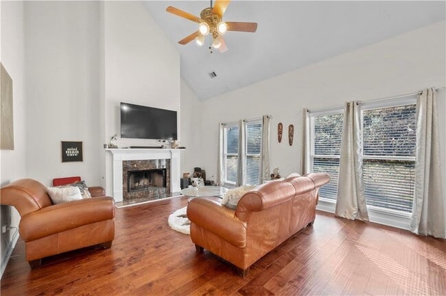 Photo - 3010 Lakeside Ct