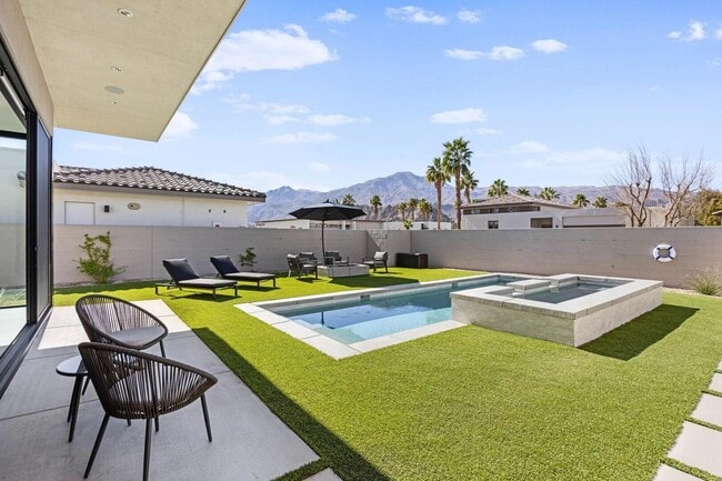 Building Photo - 57880 Salida del Sol