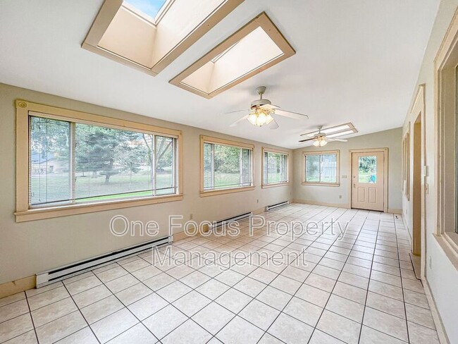 Photo - 25 N Glenbrook Ave