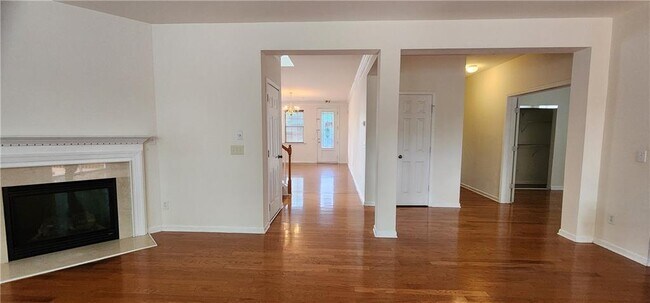 Photo - 479 Briarfield Xing NW