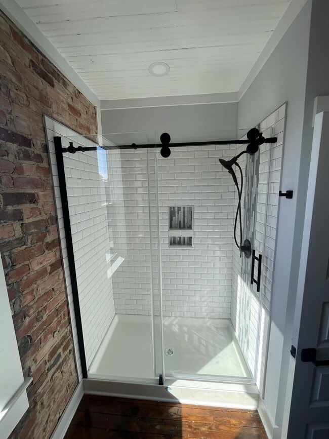 Photo - 201B E Main St