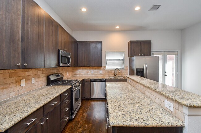 Photo - 2422 Navigation Blvd Unit A