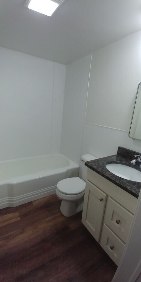 Photo - Broadway Triplex Unit 1109 Maple