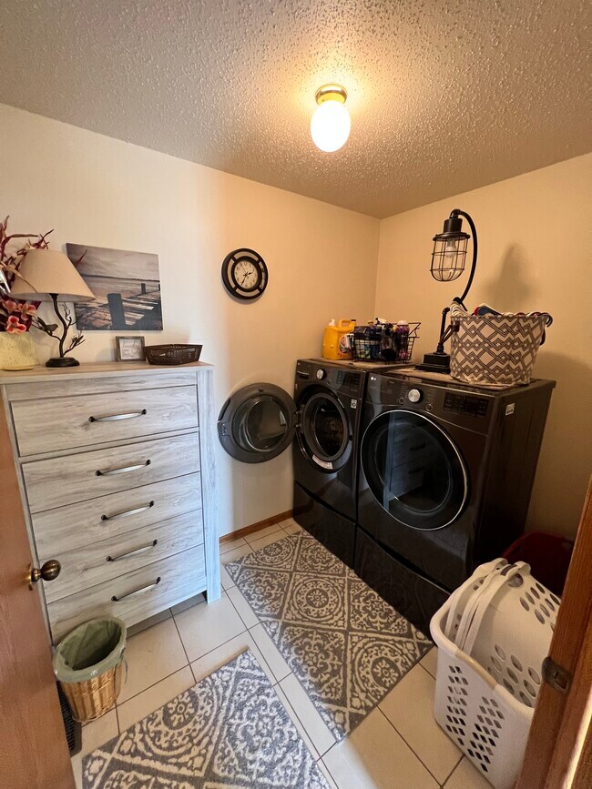 Photo - 16986 54th Ave