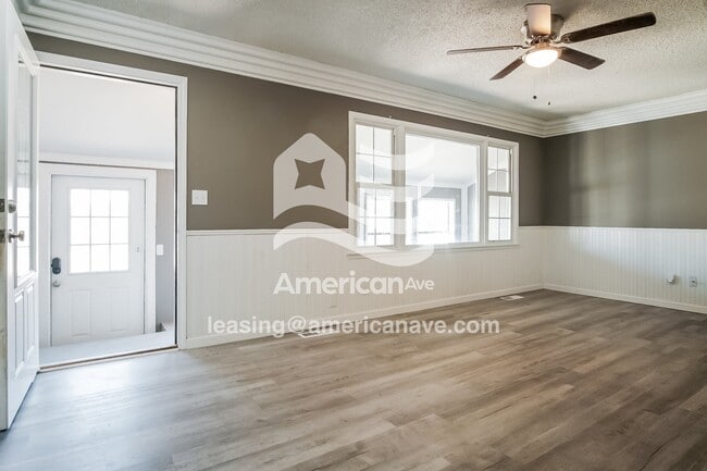 Photo - 504 N Dogwood St