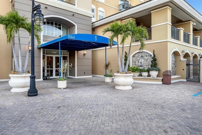 Photo - 1064 N Tamiami Trl Unit 1527