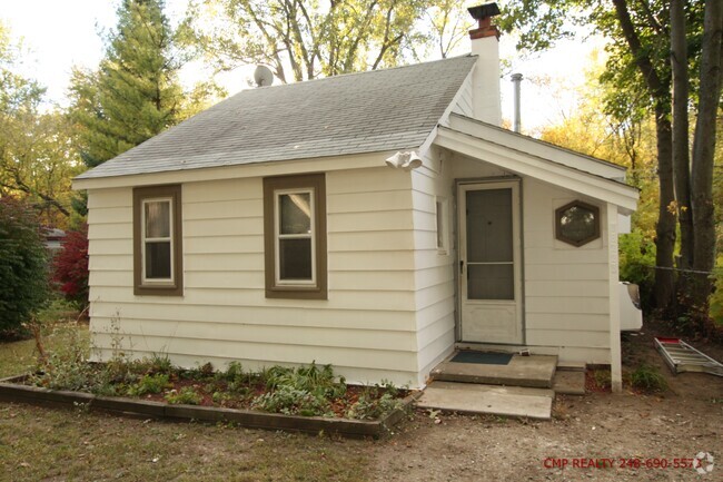 Building Photo - 18223 Lathers St Rental