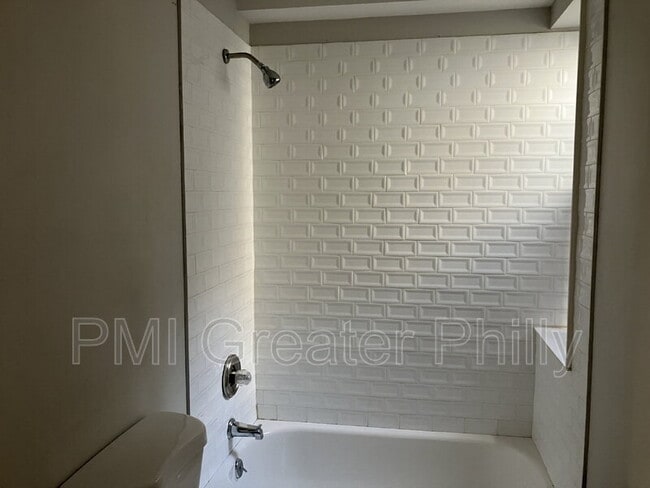 Photo - 332 N 62nd St Unidad 2