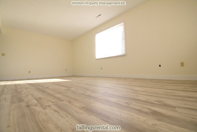 Building Photo - 411 Mervin St Unit 411