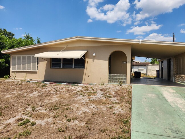 Photo - 324 Canyon Dr N House