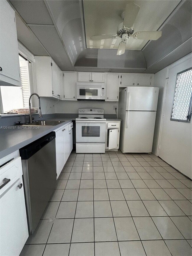 Photo - 3849 NE 169th St Unit 204