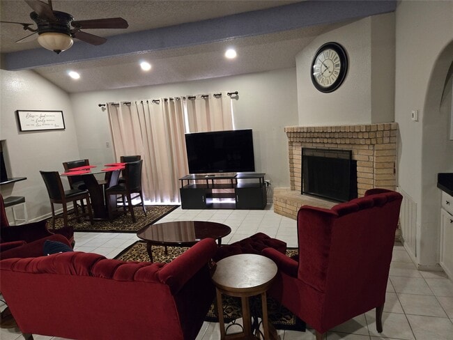 Photo - 4111 Knoll Glen Dr