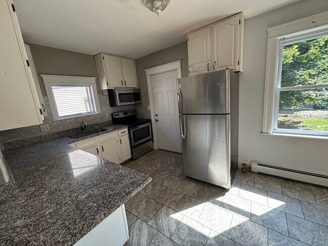 Photo - 466 Chandler St