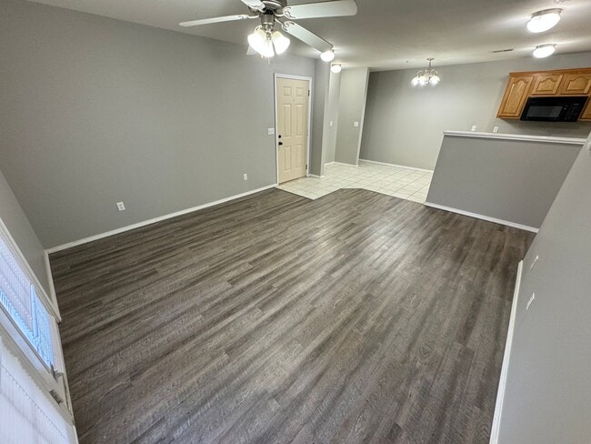Photo - Updated 1 bedroom 2 bathroom apartment on ... Unit B 106