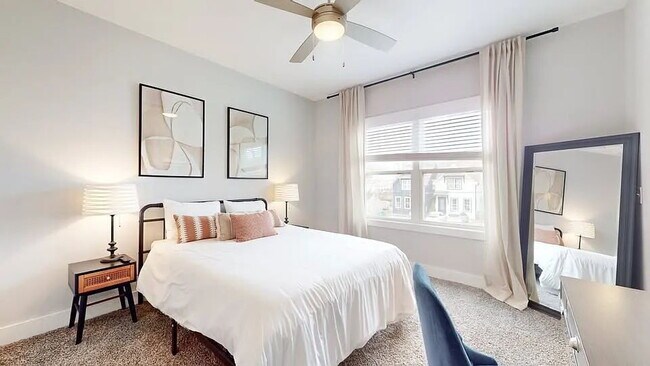 Fully Furnished House on the River! 10 minutes to Downtown