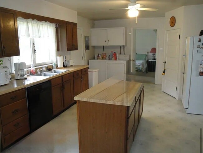 Photo - 2205 Country Club Dr