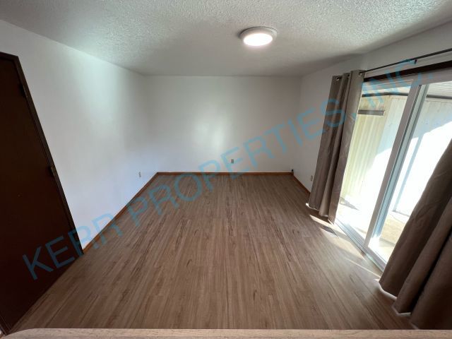 Photo - 18138 Seaman Ave