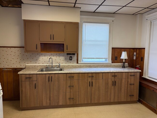 Building Photo - 76 Planten Ave Unit 1st floor