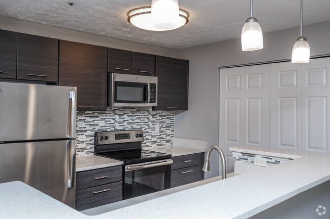 2BR, 2BA - 1,162 SF