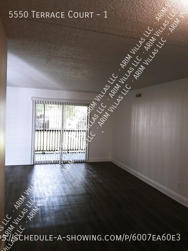 Building Photo - 5550 Terrace Ct Unit 1