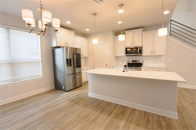 Photo - 432 Arrowhead Vine St
